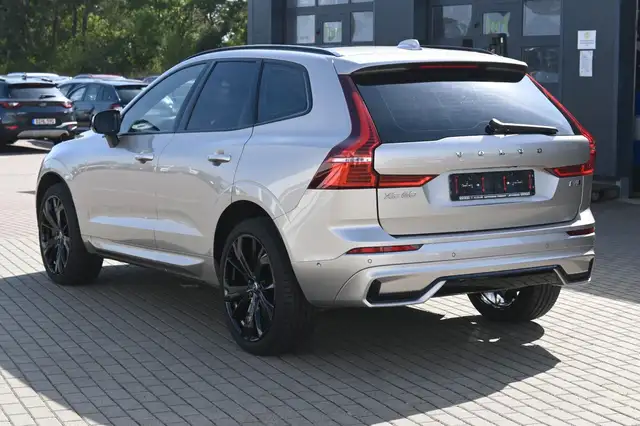 Volvo XC60 view 3