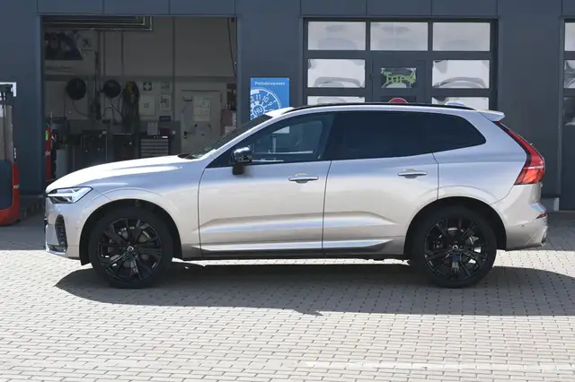 Volvo XC60 view 2