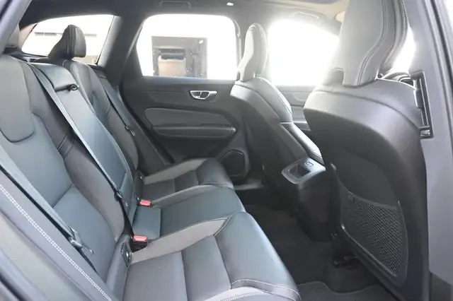 Volvo XC60 view 15