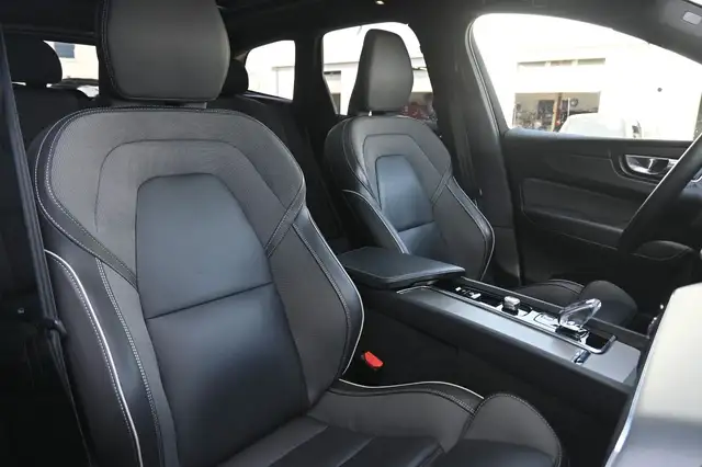 Volvo XC60 view 14