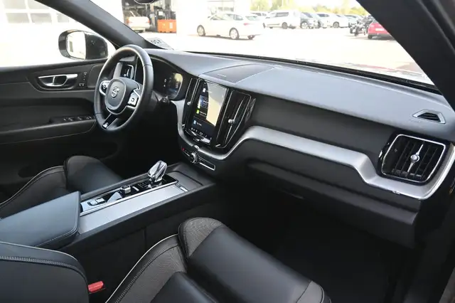 Volvo XC60 view 13