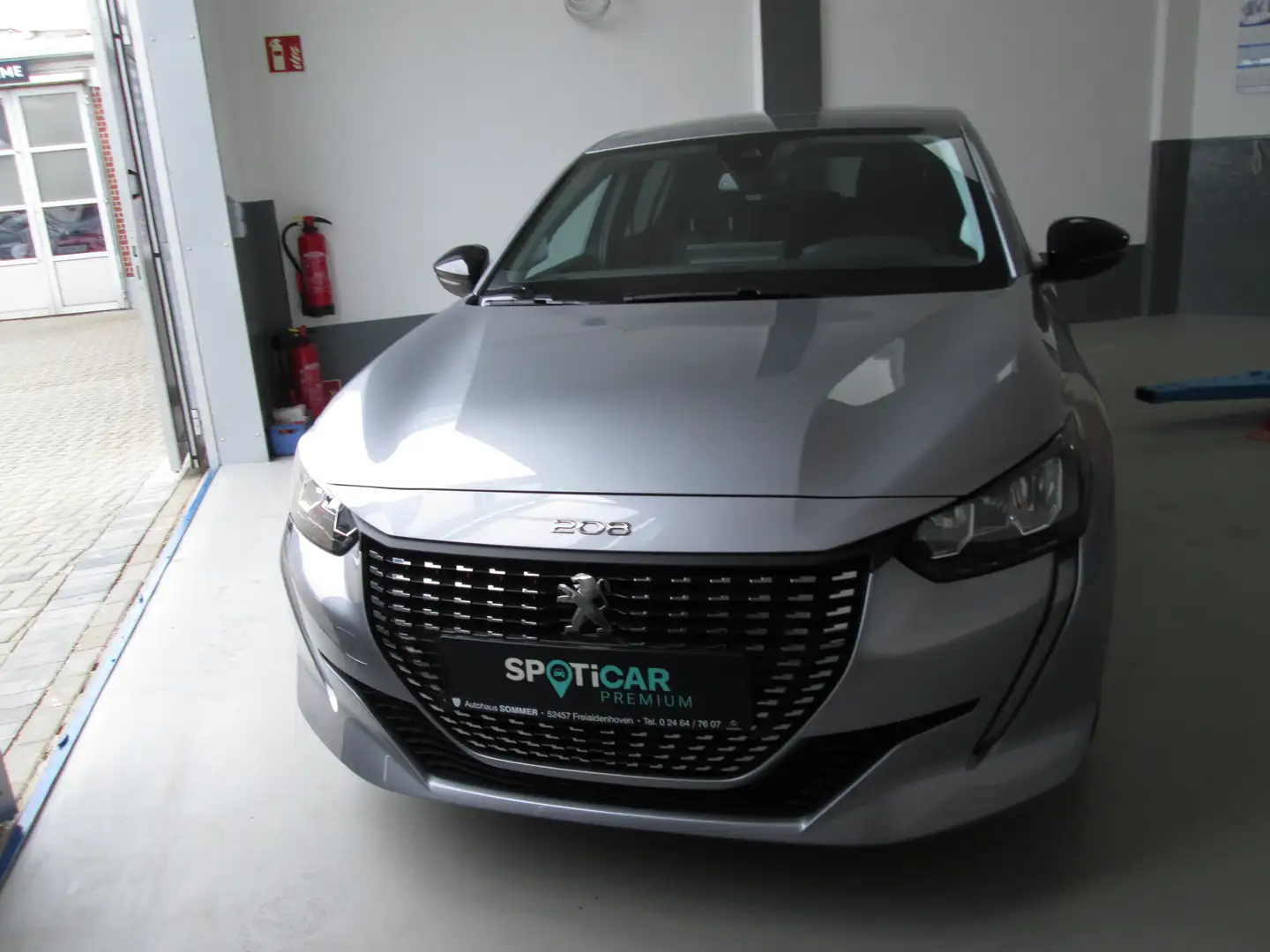 Peugeot 208 PureTech 100 Allure Pack Grau - 2