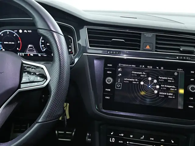 Volkswagen Tiguan view 11