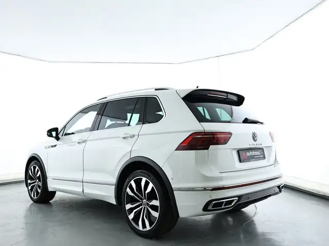 Volkswagen Tiguan view 4