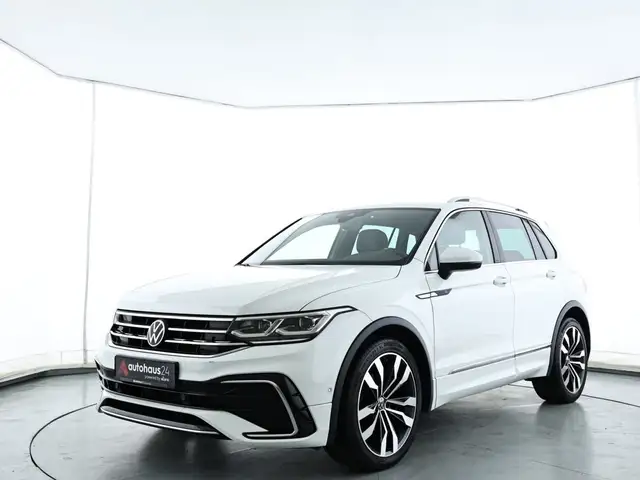 Volkswagen Tiguan view 3