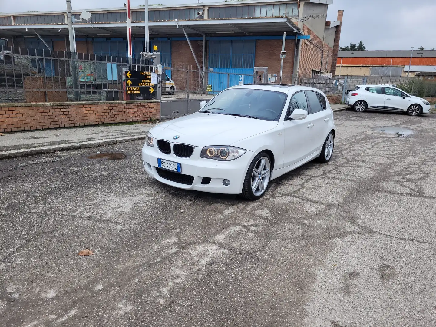 BMW 120 120d 5p pacchetto Msport bijela - 1