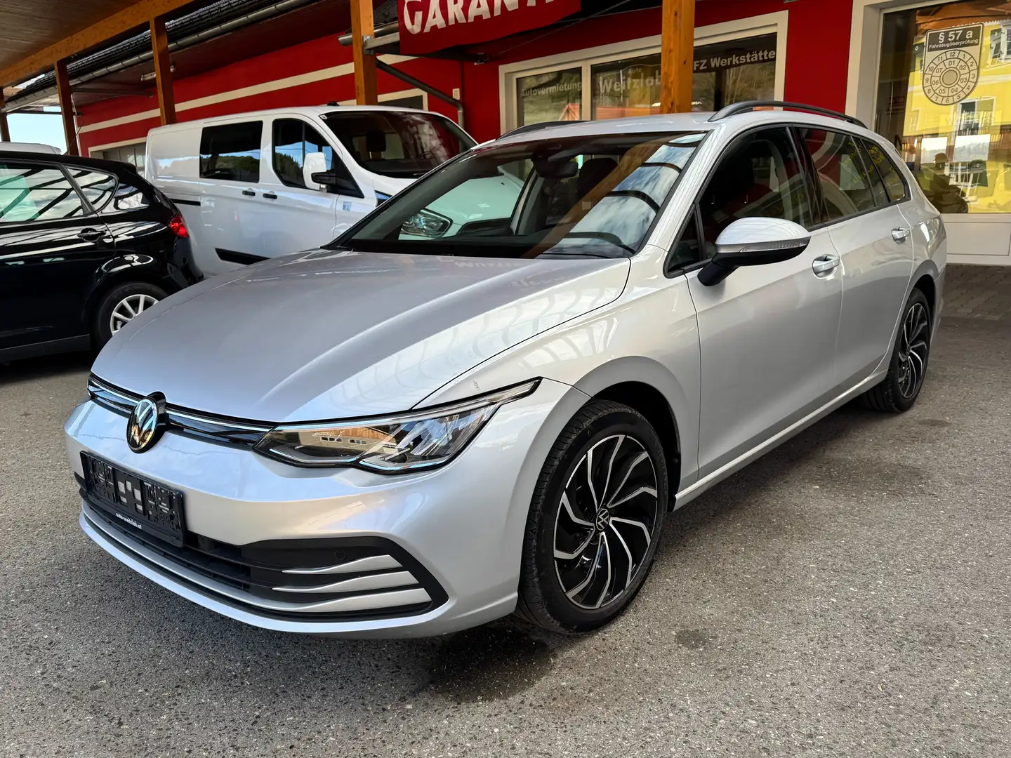 Volkswagen Golf Variant VIII 2.0 TDI Life DSG Silber - 1