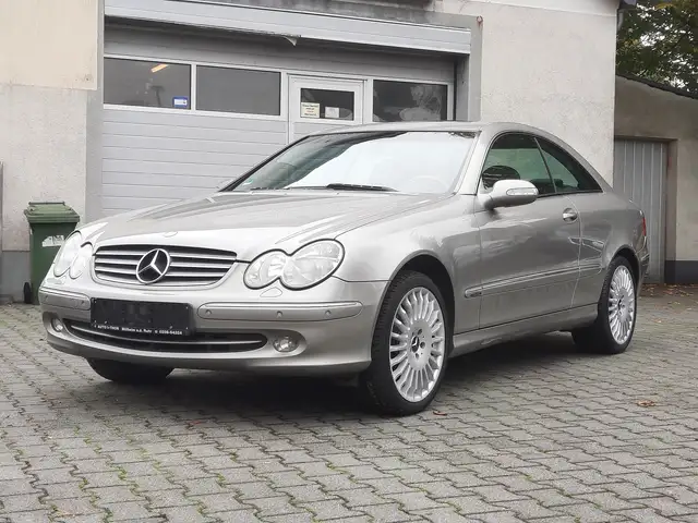 Mercedes-Benz CLK 320 CLK-Klasse Coupe Elegance TOP der Klassiker von Mo