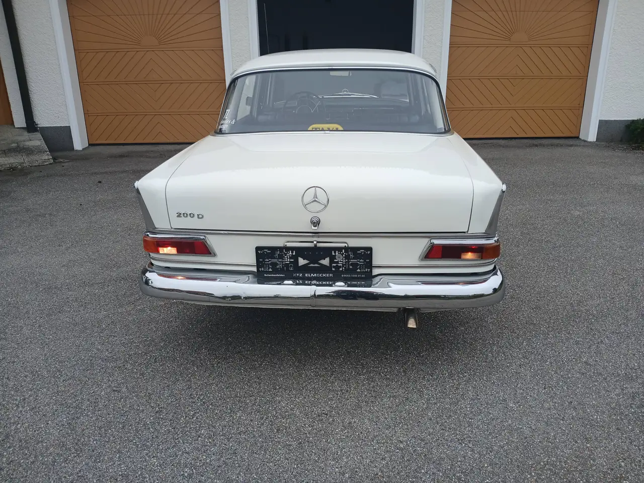 Mercedes-Benz 200 W 110 Heckflosse, foto 3