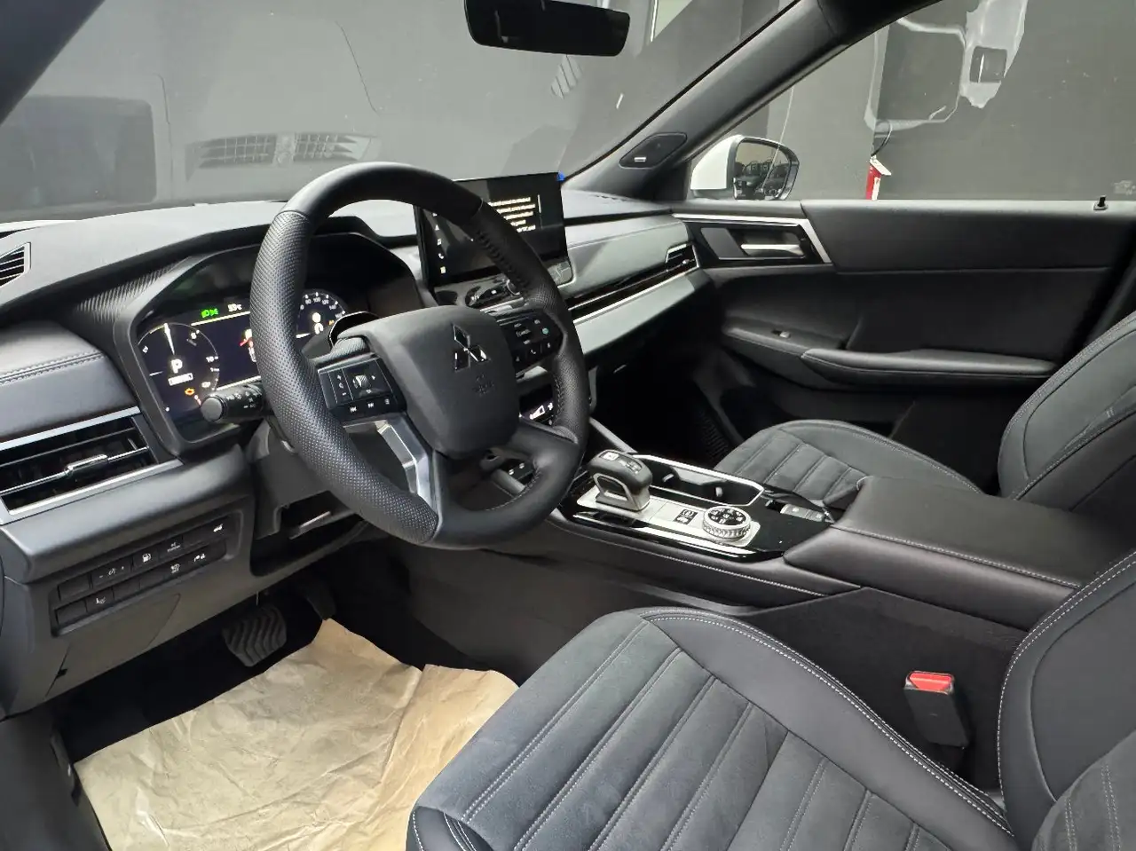 Mitsubishi Outlander 2026 — фото 13