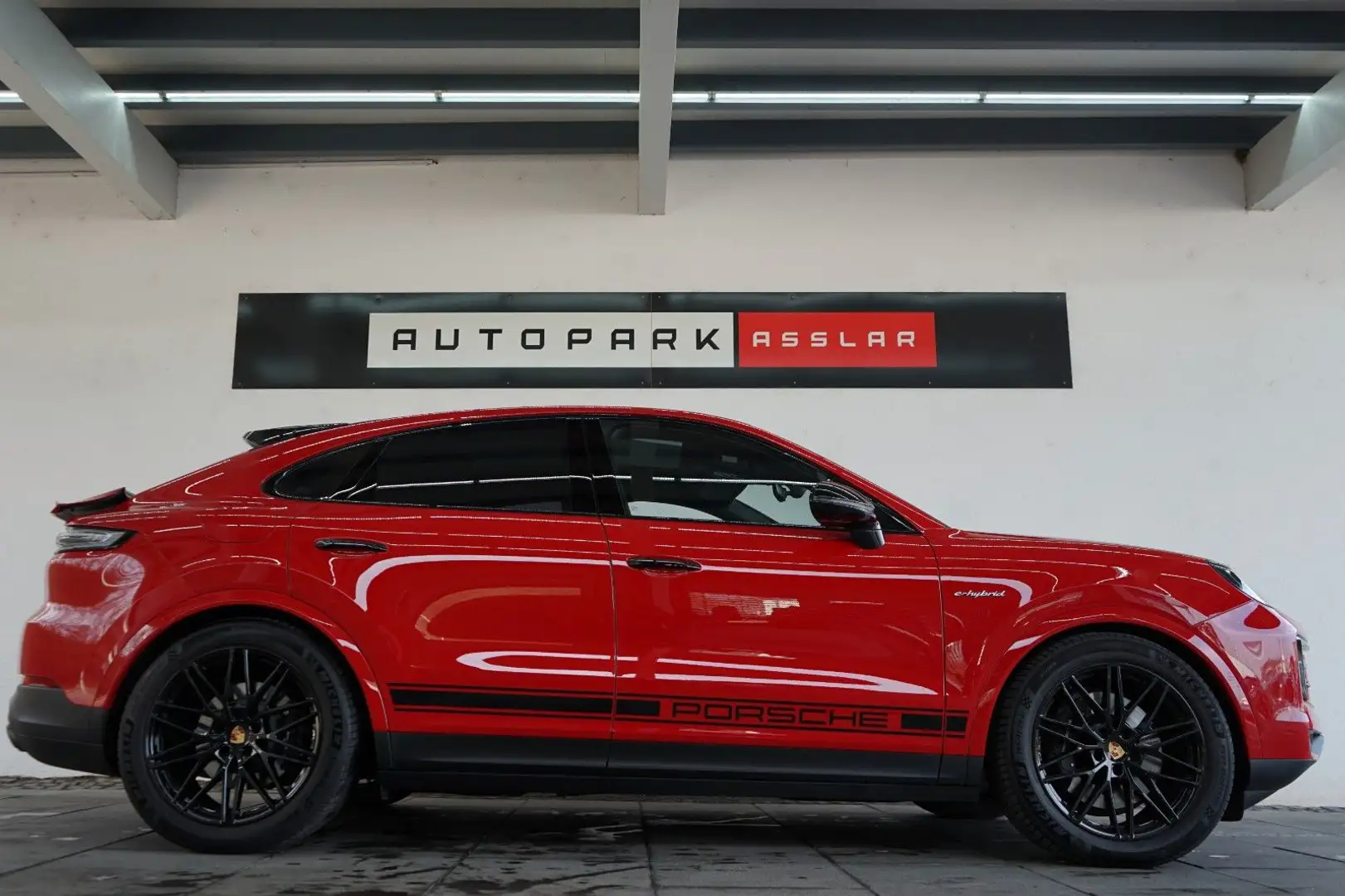 Porsche Cayenne Coupe E-Hybrid/P-Display/SpAbgas/HAL/AHK Rot - 1