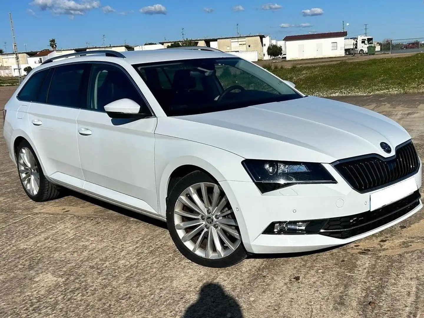 Skoda Superb Bianco - 2