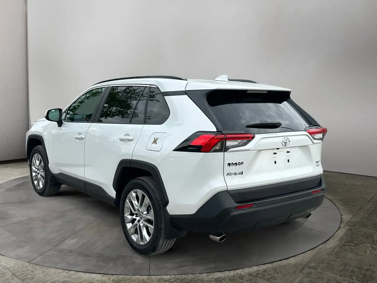 Toyota RAV 4 снимка Toyota RAV 4