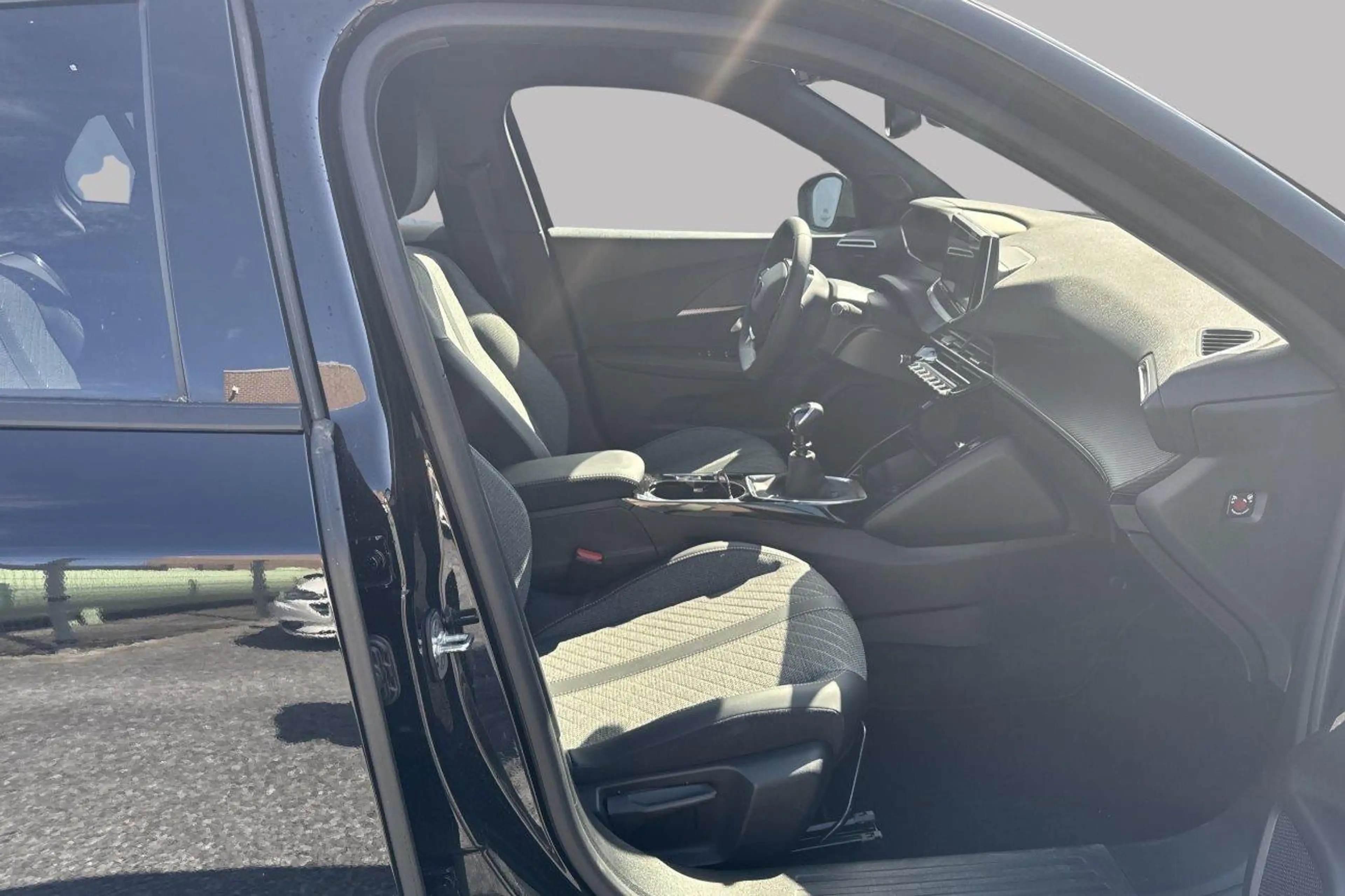 Peugeot 2008 Allure — photo 8