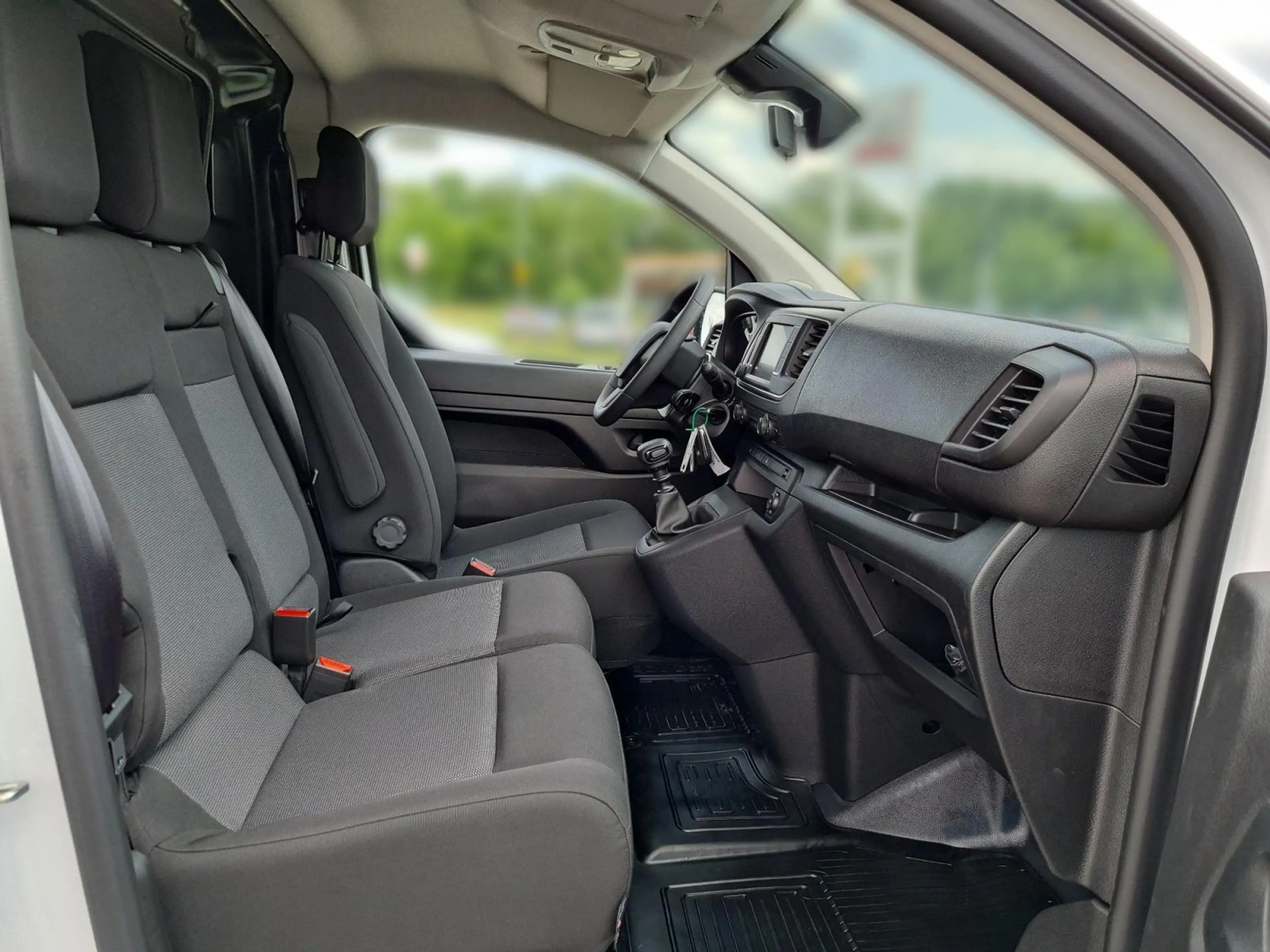 Toyota Proace 2.0 Meister L2 PDC+RFK+Laderboden+NAVI+AHK — photo 11