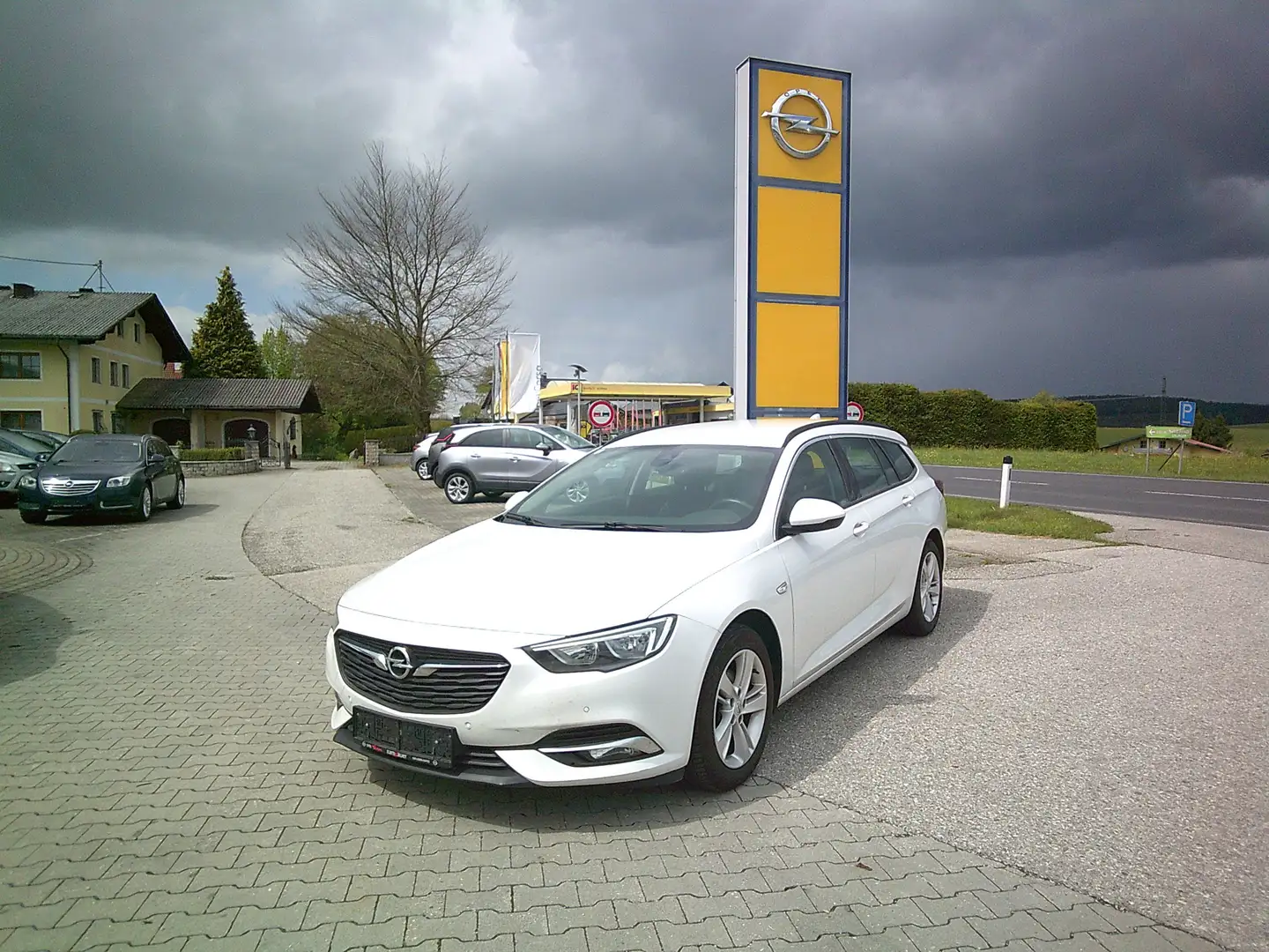 Opel Insignia ST 1,5 Turbo Ecotec Direct Inj. Edition St./St. Weiß - 1