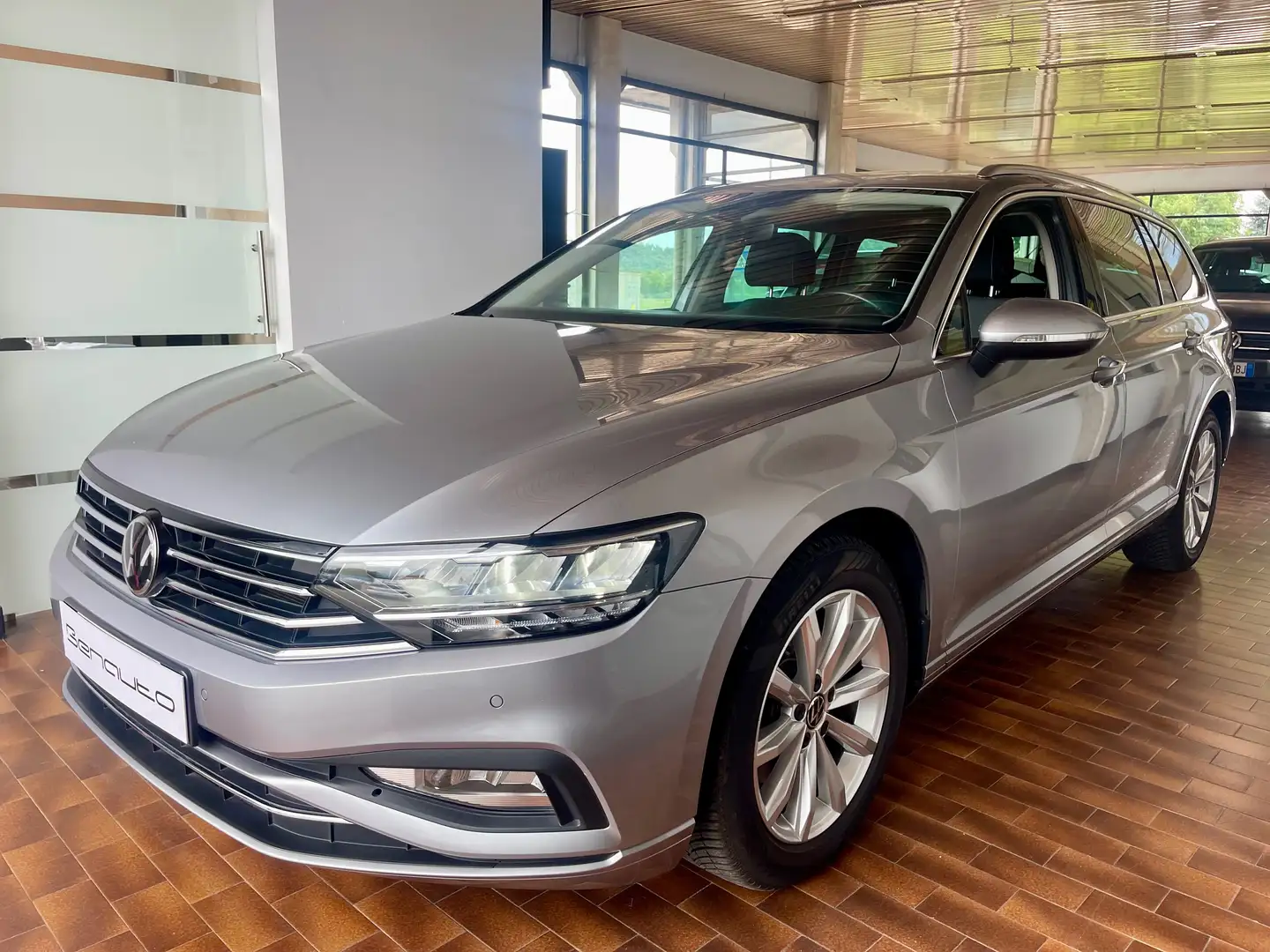 Volkswagen Passat Variant 2.0tdi 150cv dsg Business plus CARPLAY/4STAG PIREL Argintiu - 2