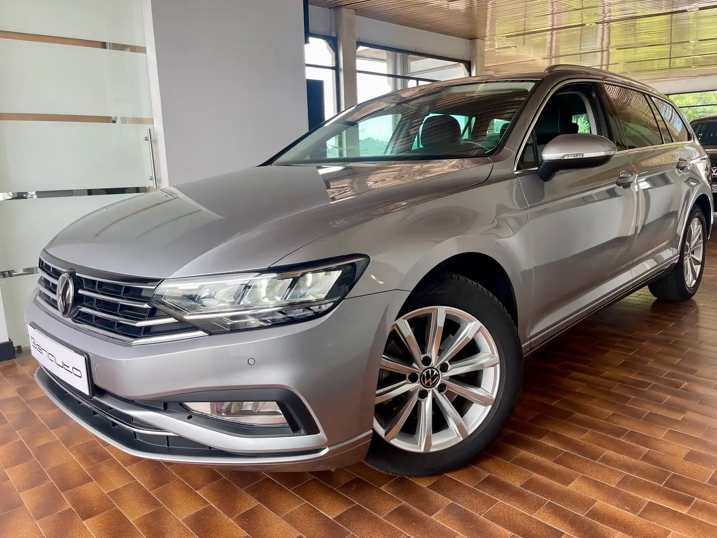 Volkswagen Passat Variant 2.0tdi 150cv dsg Business plus CARPLAY/4STAG PIREL Argintiu - 1
