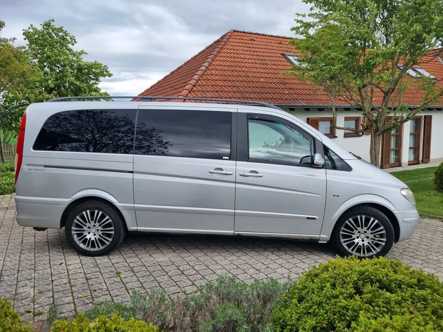 Mercedes-Benz Viano Viano 3.0 CDI lang Automatik Trend Activity DPF Silber - 2
