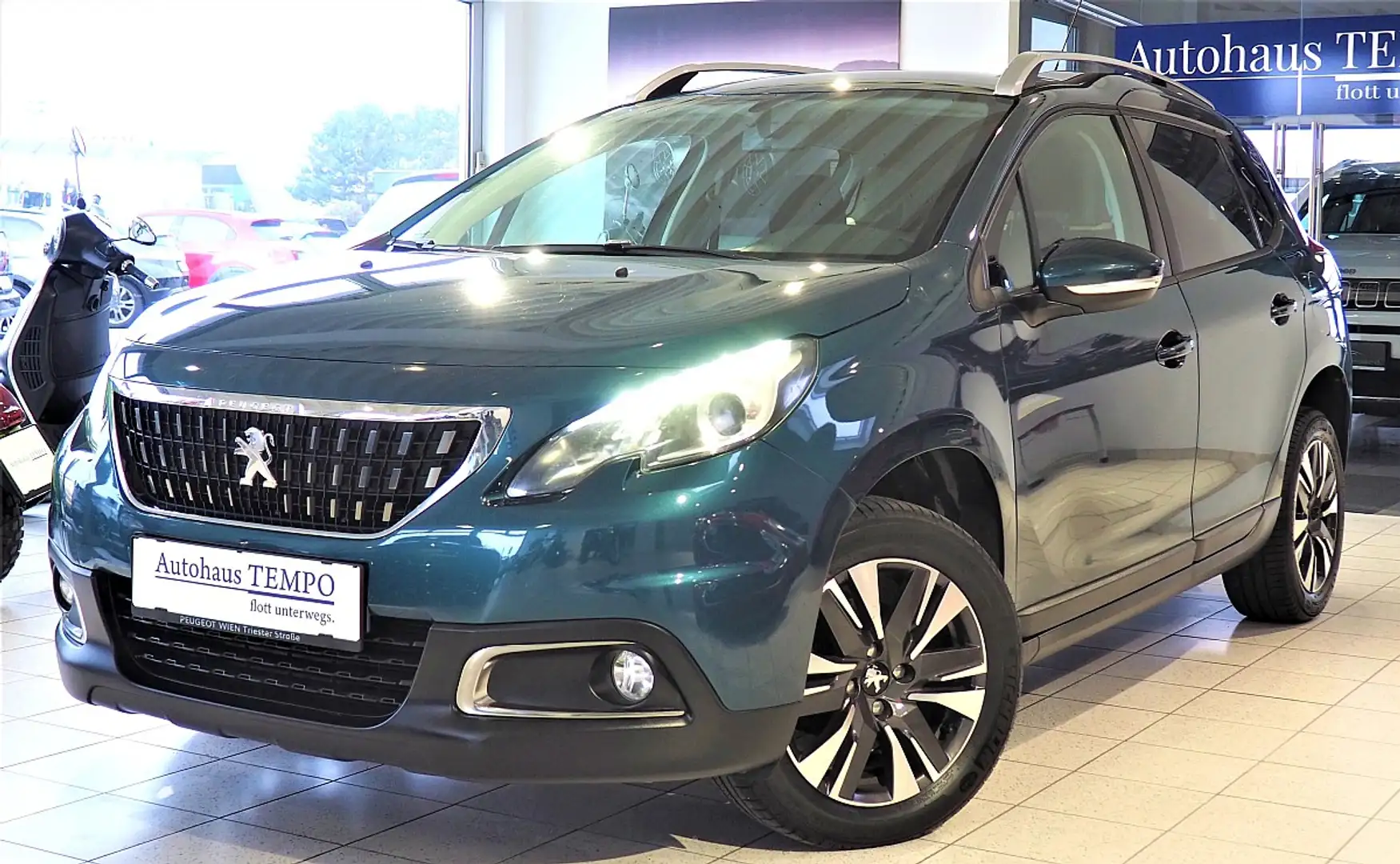 Peugeot 2008 1,6 BHDI S&S Style Grün - 1