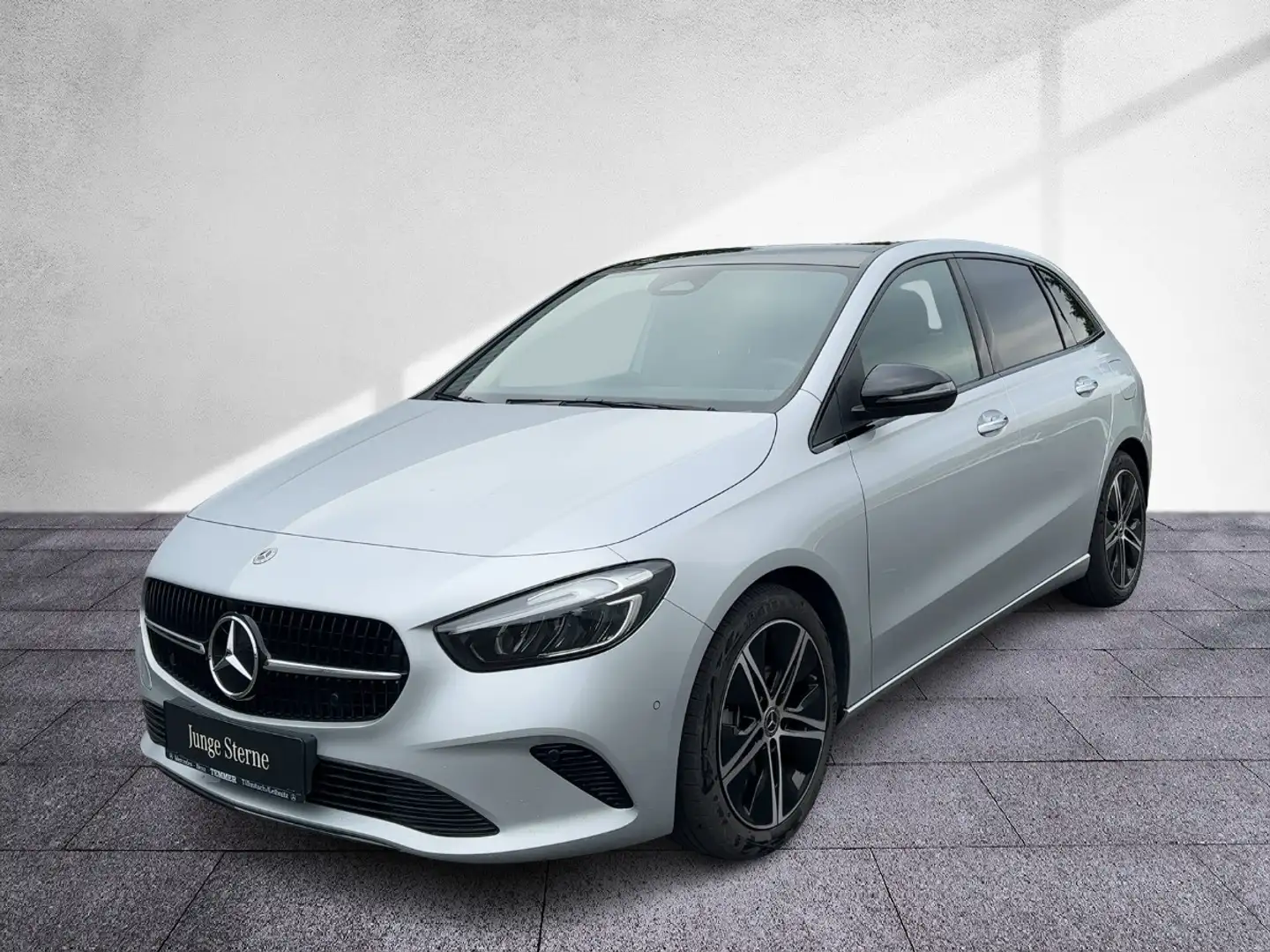 Mercedes-Benz B 180 Progressive RKam AHV Night Pano Silber - 2