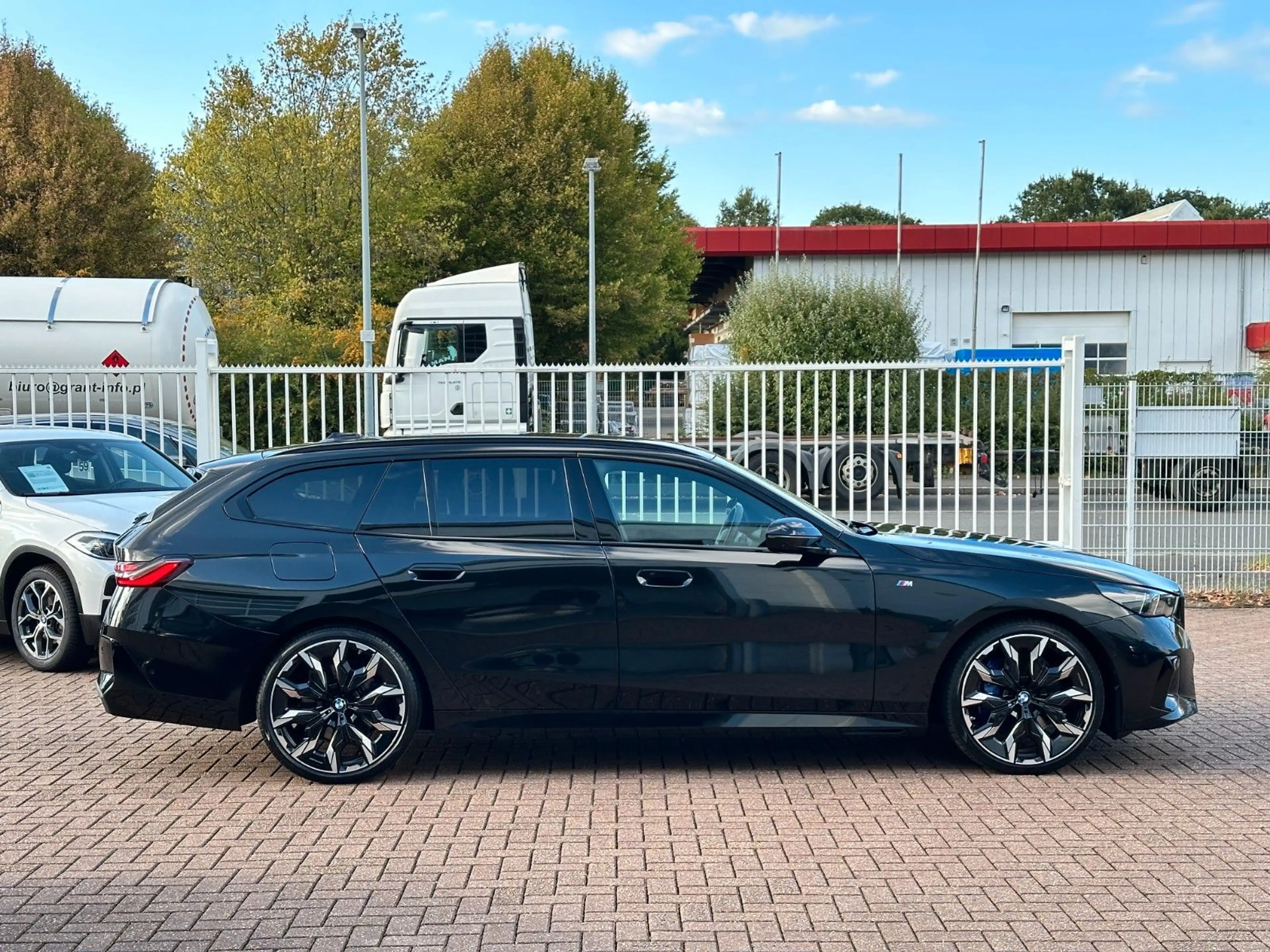 BMW 540 d Touring xDrive M Sport PRO Hud Cam Shadow — photo 7