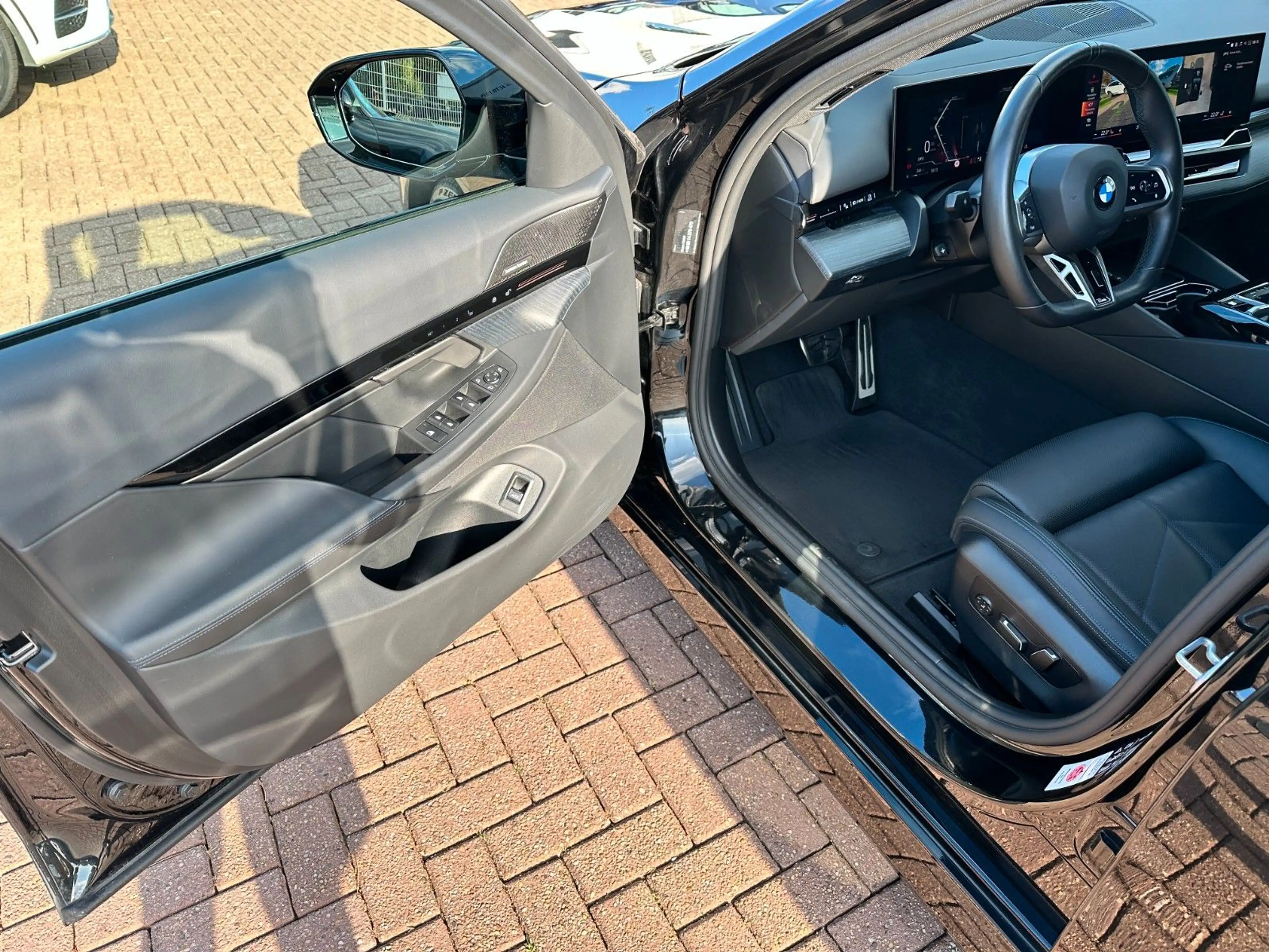 BMW 540 d Touring xDrive M Sport PRO Hud Cam Shadow — photo 9
