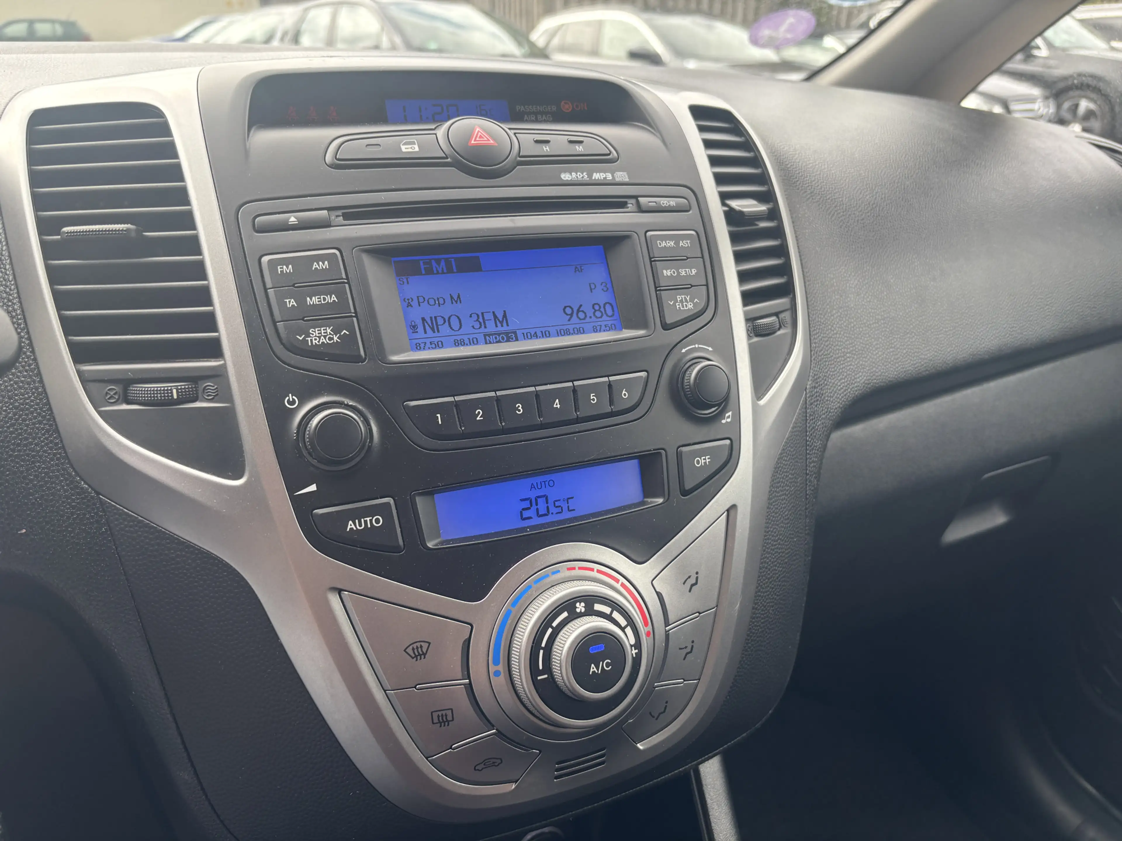 Hyundai iX20 1.6i i-Vision Airco / Audio / Trekhaak — photo 6
