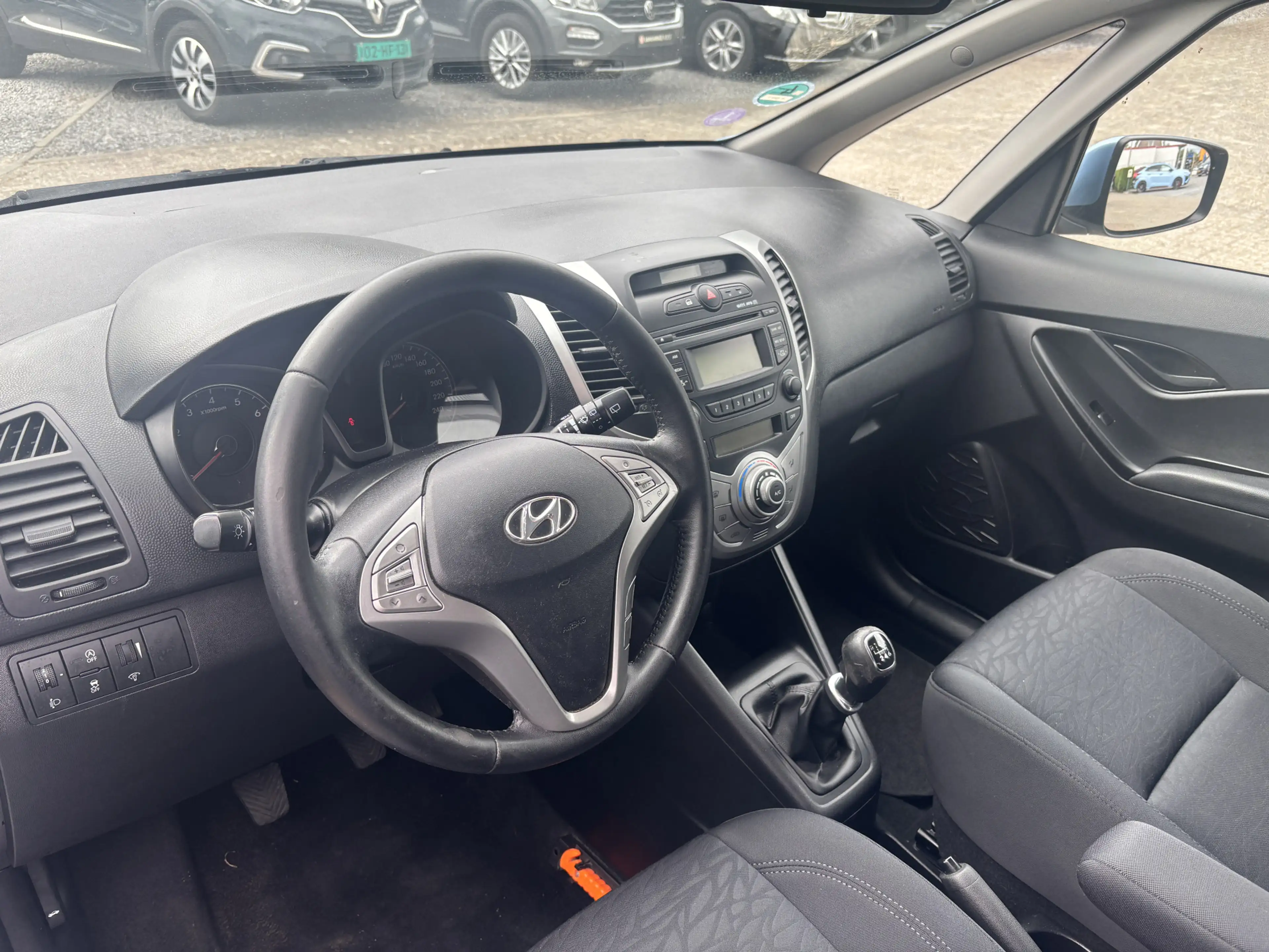 Hyundai iX20 1.6i i-Vision Airco / Audio / Trekhaak — photo 3