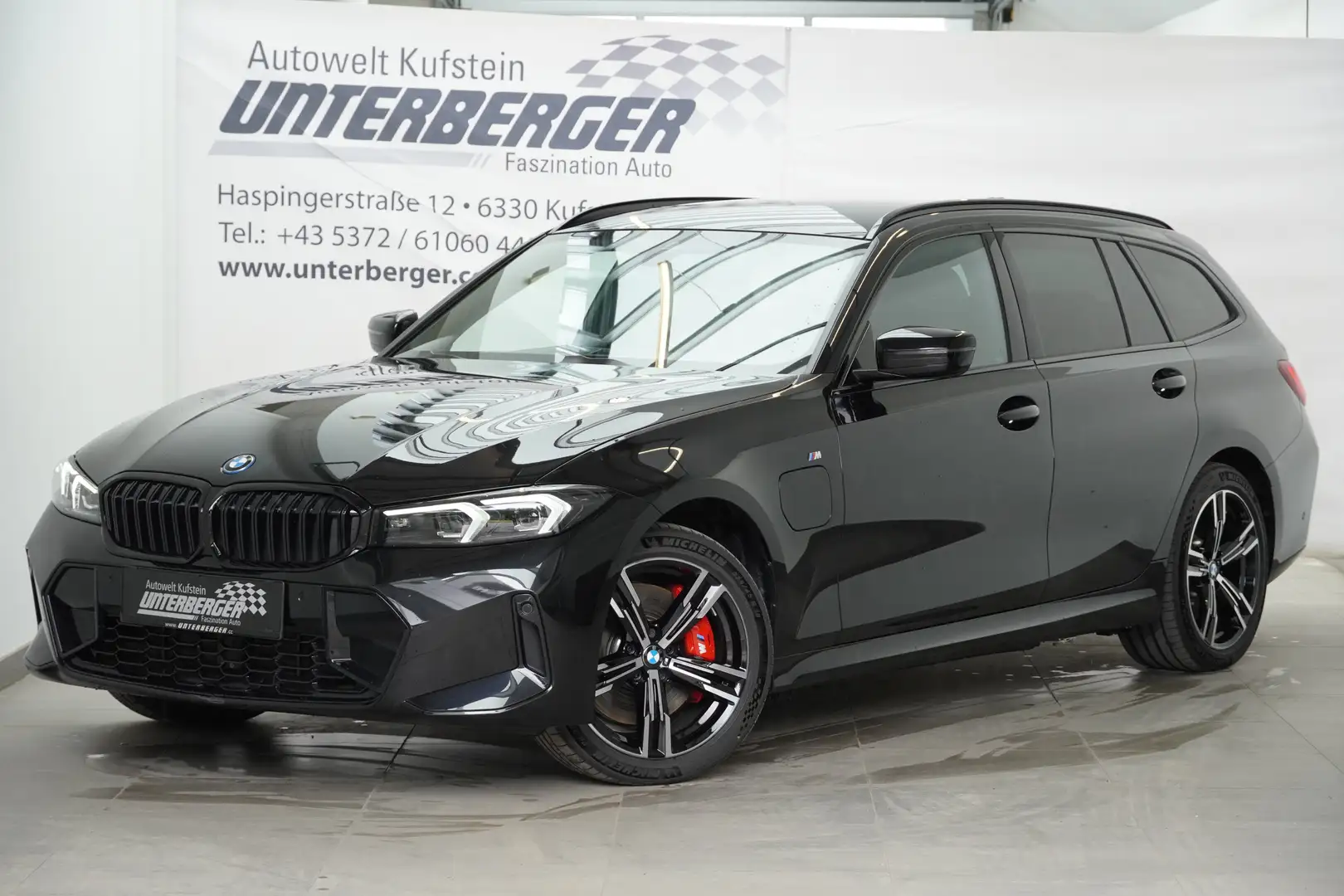 BMW 330 e xDrive Touring M Sportpaket HiFi DAB LED Schwarz - 1
