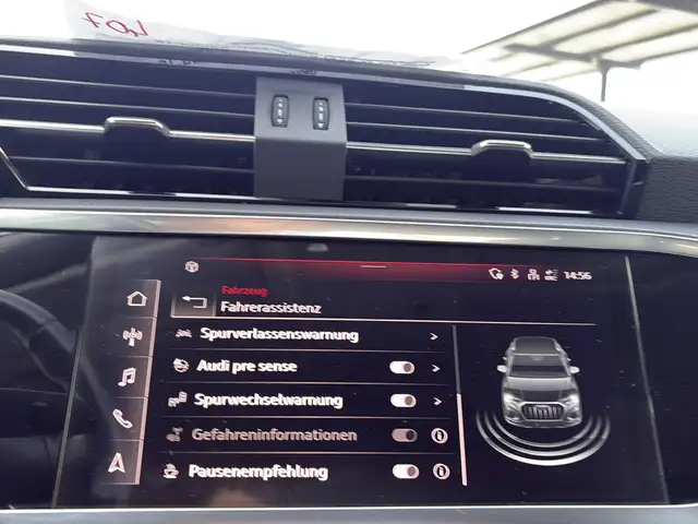 Audi Q3 view 25