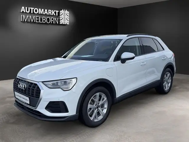 Audi Q3 view 2