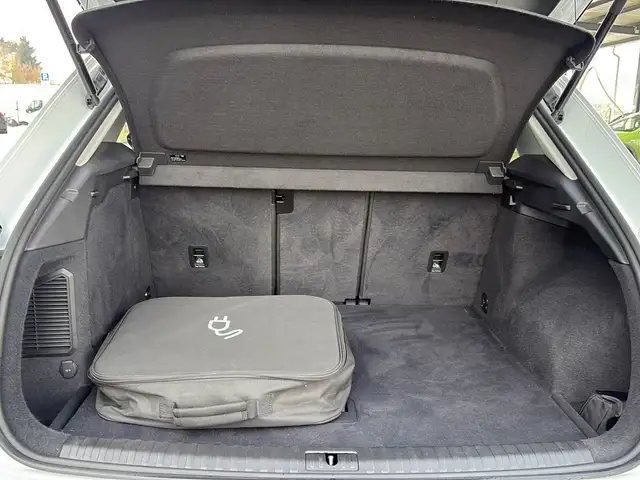 Audi Q3 view 23