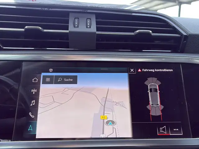 Audi Q3 view 24