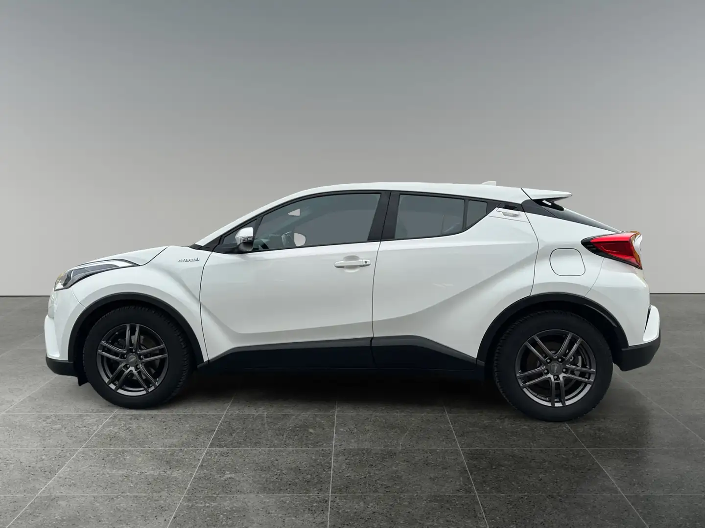 Toyota C-HR 1,8 HSD C-ENTER       8-fach bereift! AHK! Weiß - 2
