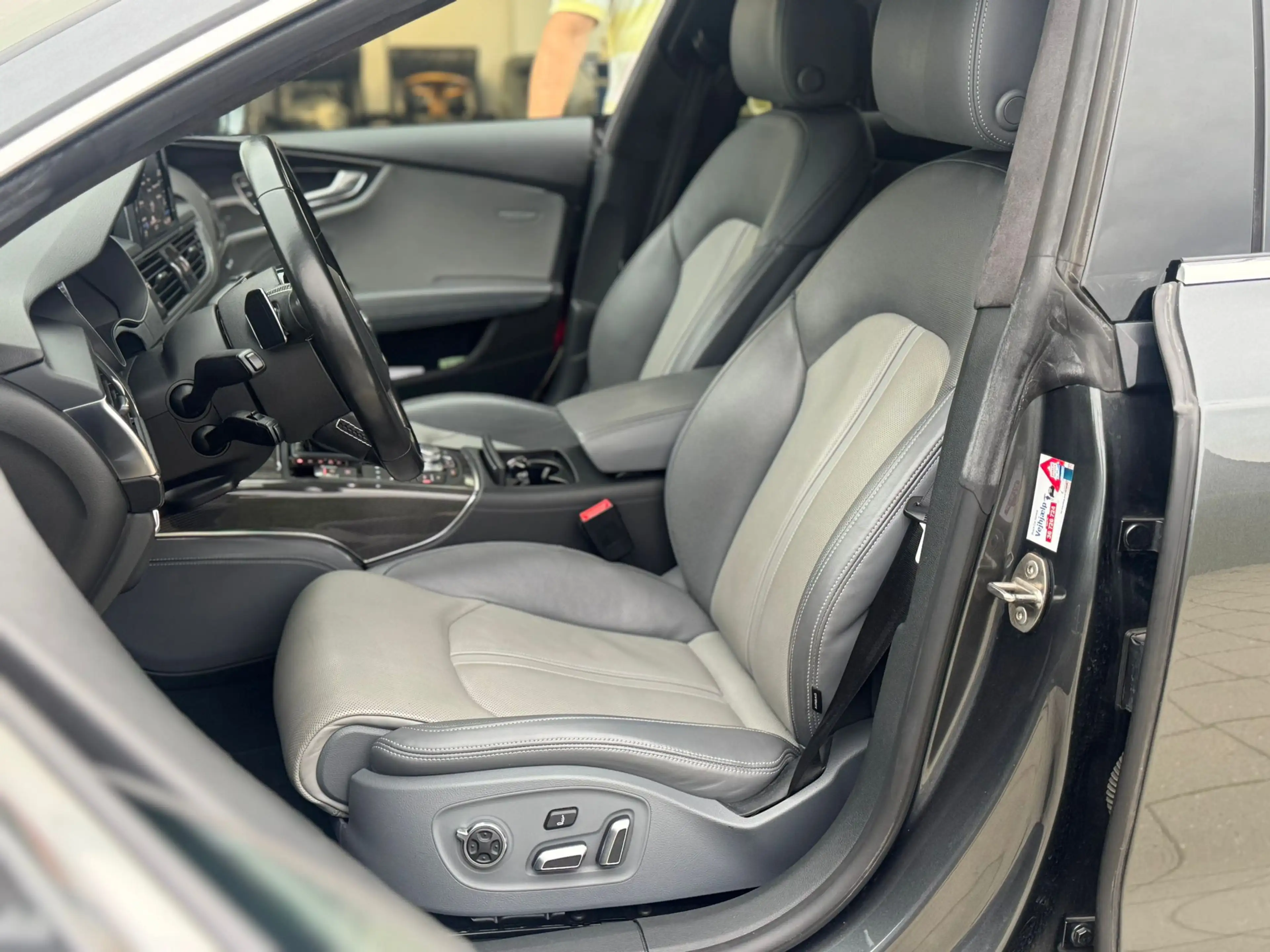 Audi S7 4.0 TFSI B&O*Nachtsicht*Matrix*Massage*HUD — photo 7