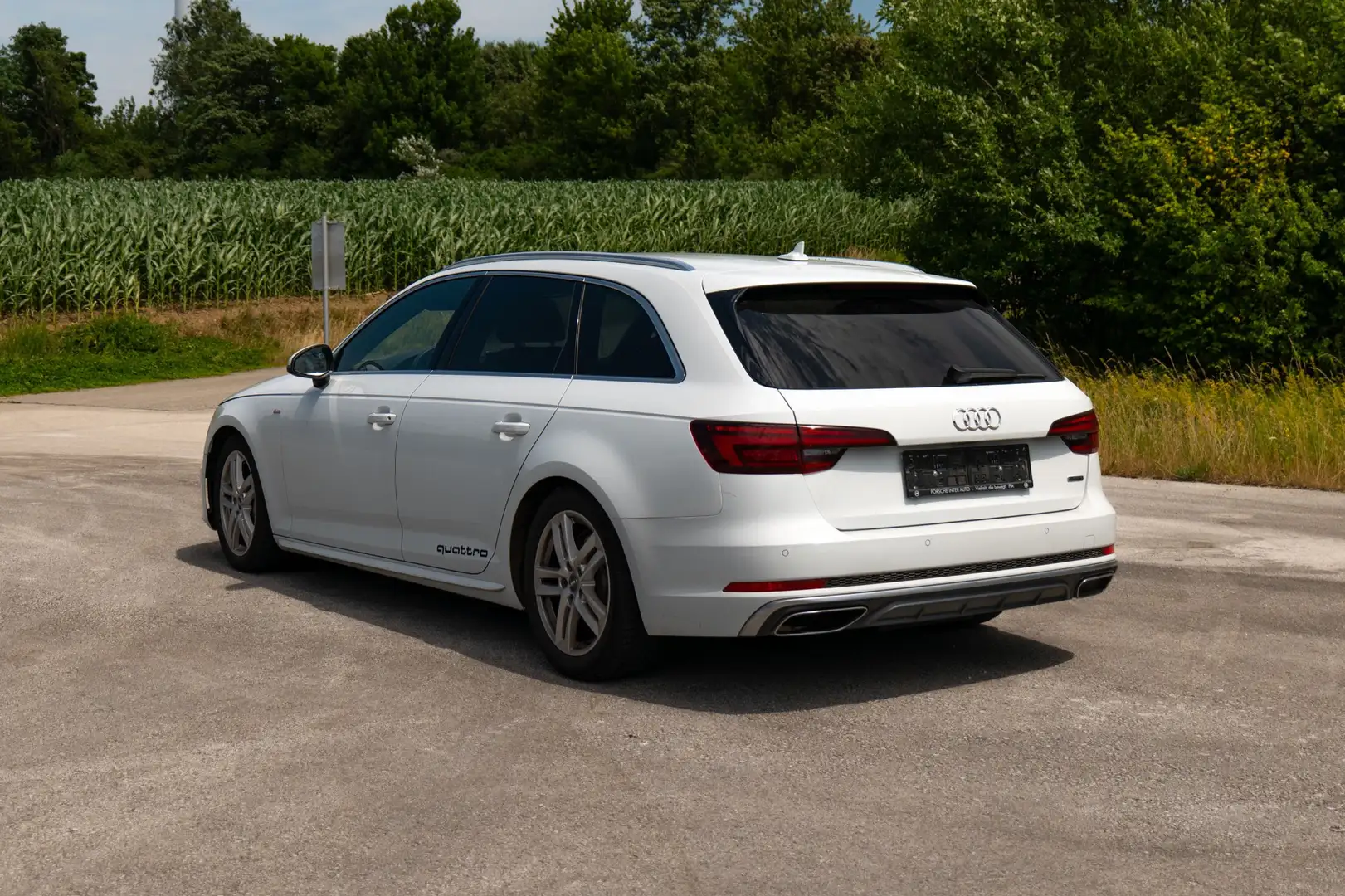 Audi A4 Avant 2,0 TDI S-line Weiß - 2