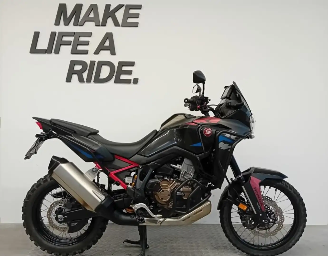 Honda CRF 1100 AFRICA TWIN DCT Šedá - 1
