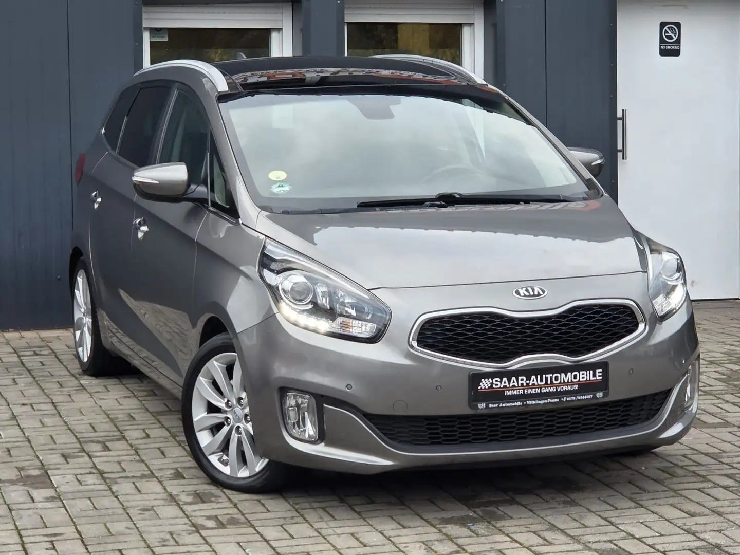 Kia Carens UEFA Euro 2016/1.7/AUTOMATIK Silber - 2