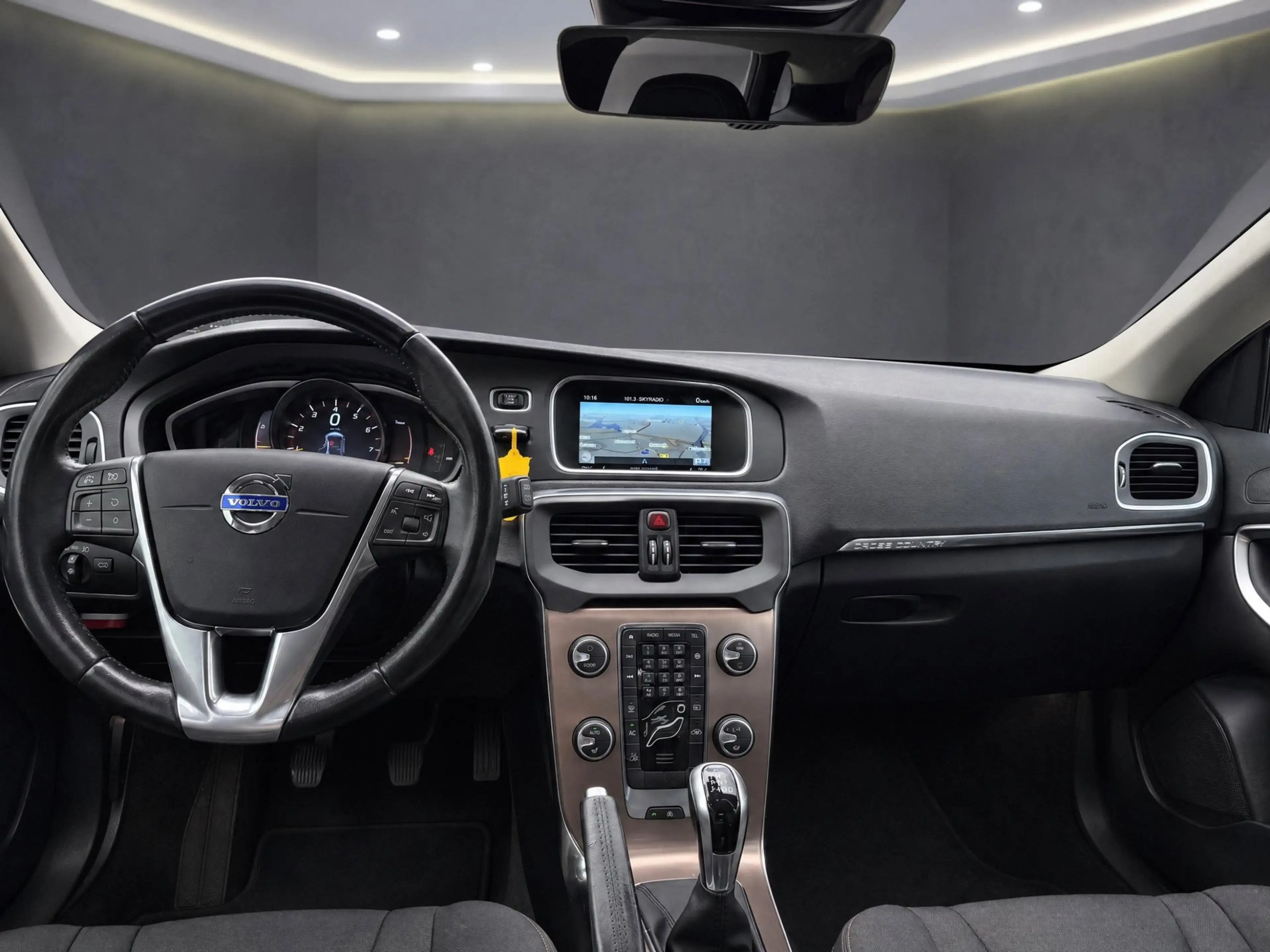 Volvo V40 Cross Country 2.0 T3 Momentum met Climate !!! Cruise !!! Led !!! — photo 14