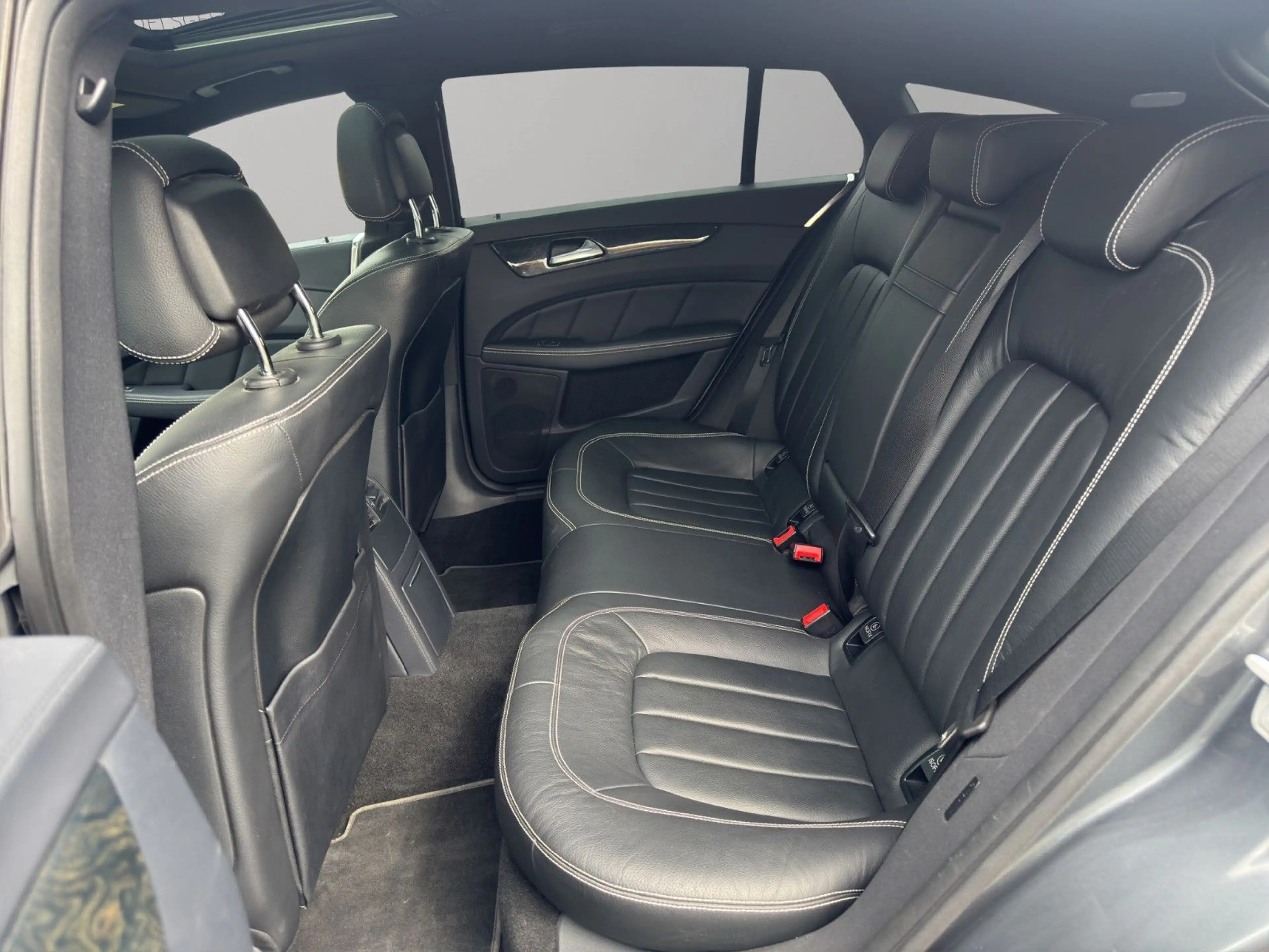 Mercedes-Benz CLS 220 AMG-LINE ULTRAVOLL — photo 11