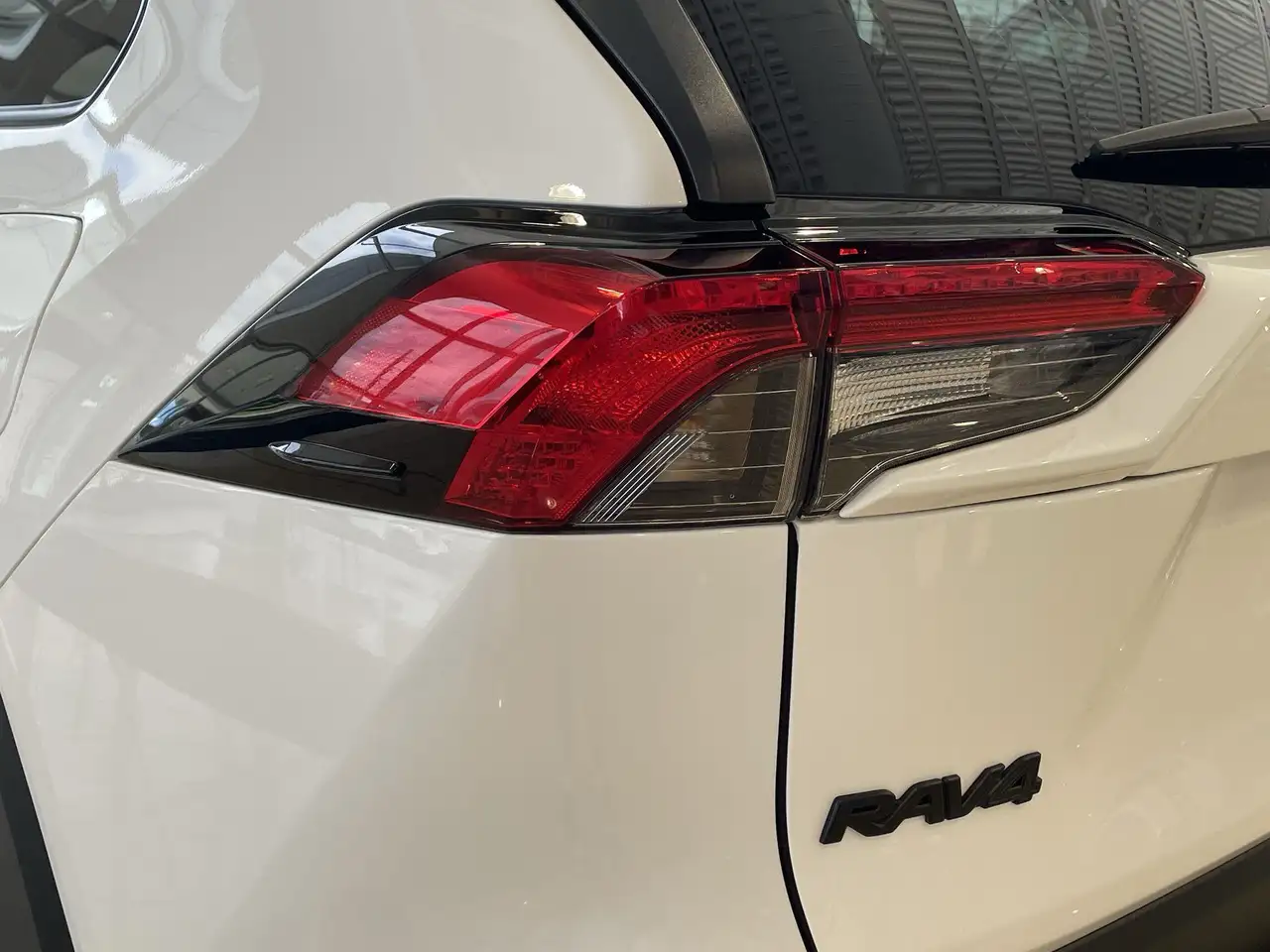 Toyota RAV 4 снимка Toyota RAV 4