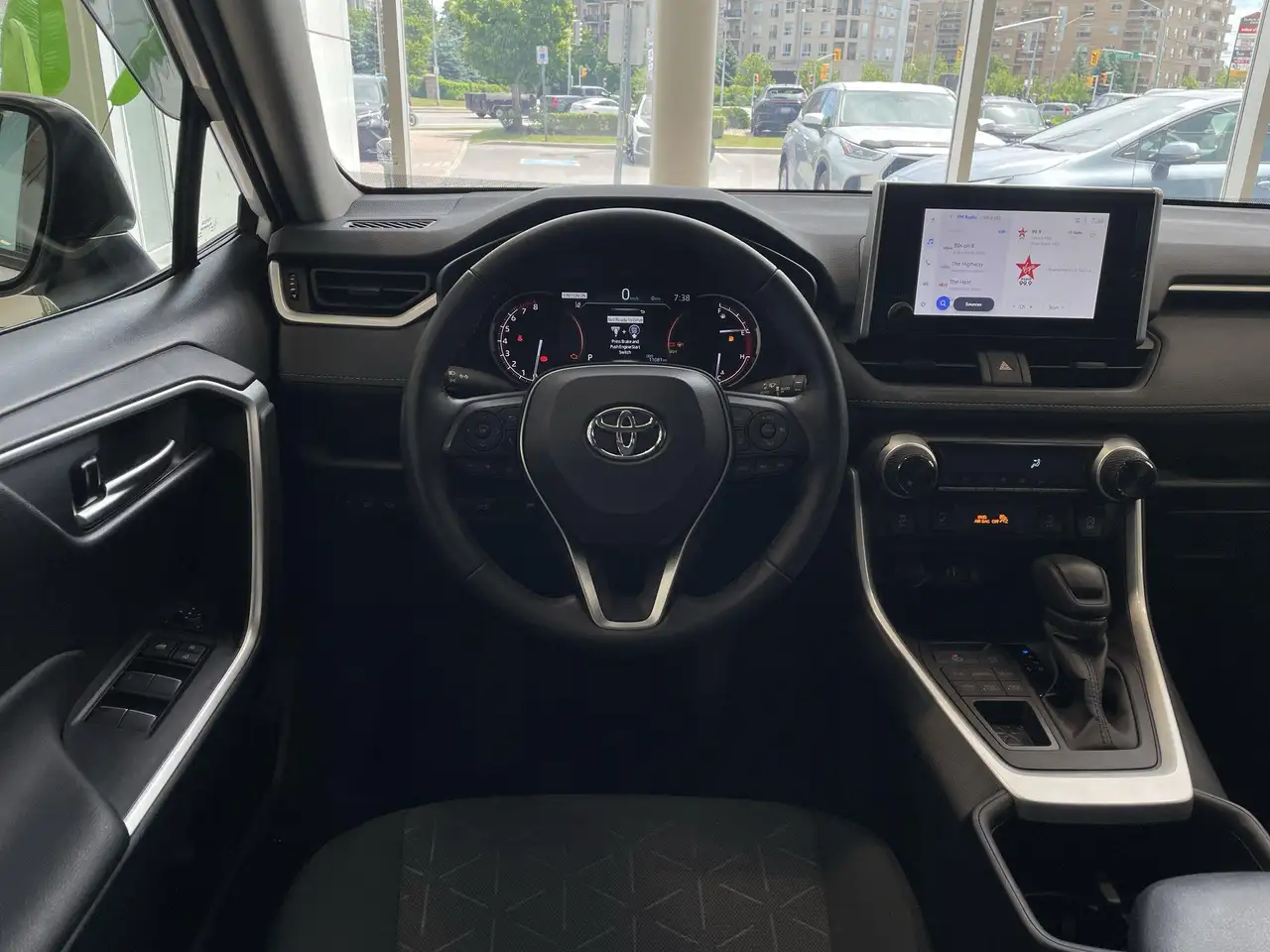 Toyota RAV 4 снимка Toyota RAV 4