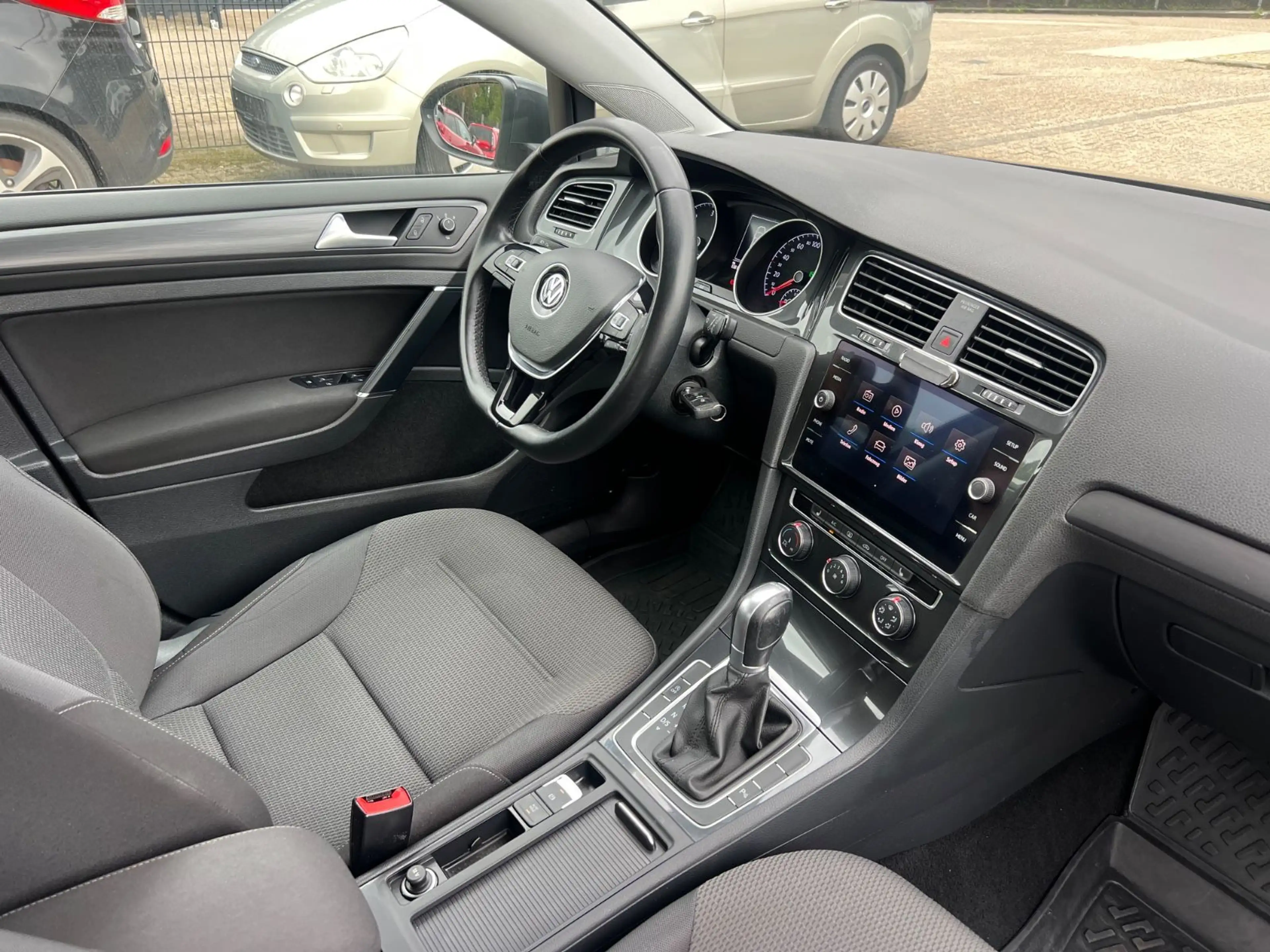 Volkswagen Golf VII Lim. Comfortline DSG*KLIMAAUT*TEMP*SHZ* — photo 6