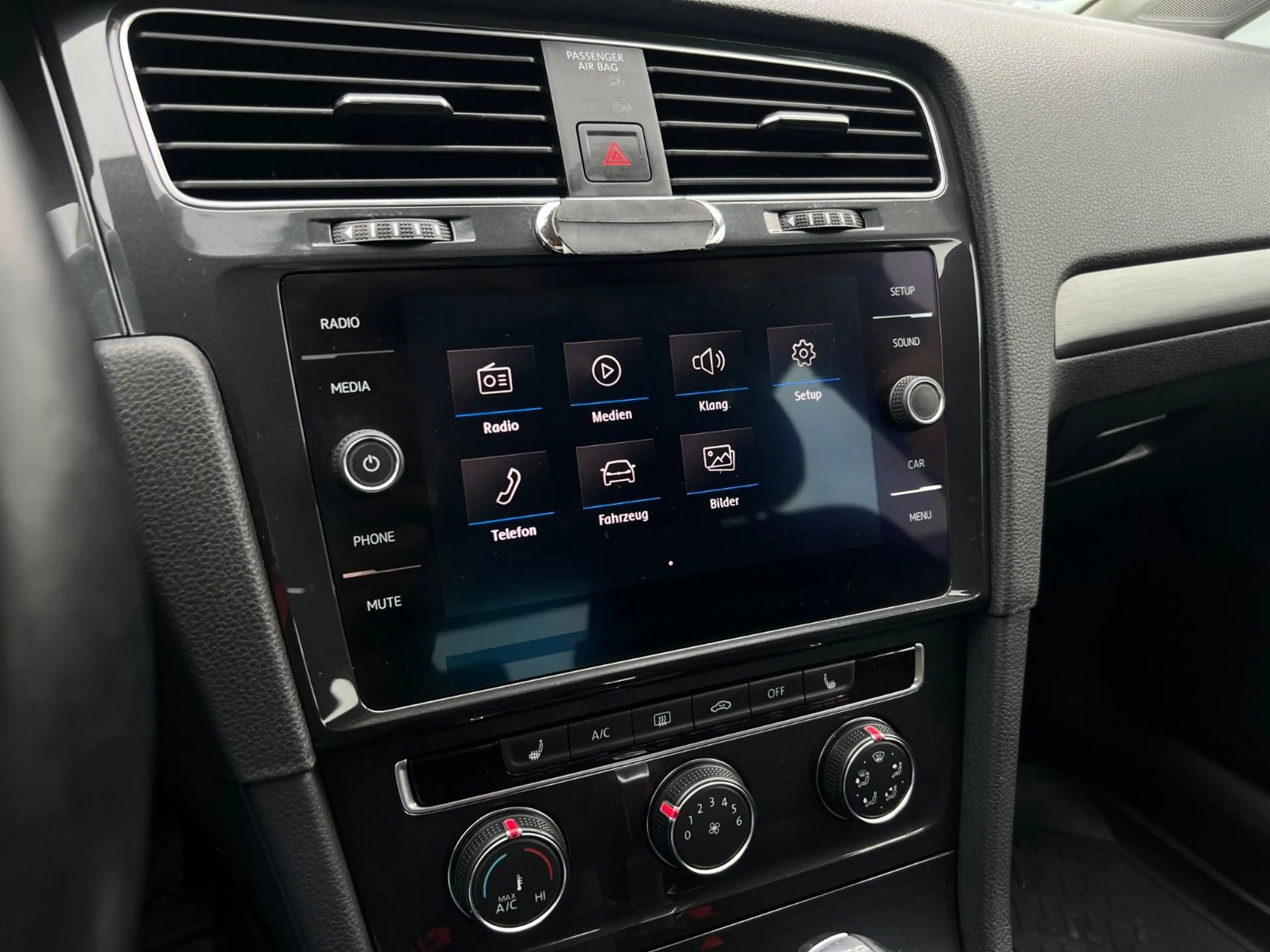 Volkswagen Golf VII Lim. Comfortline DSG*KLIMAAUT*TEMP*SHZ* — photo 8