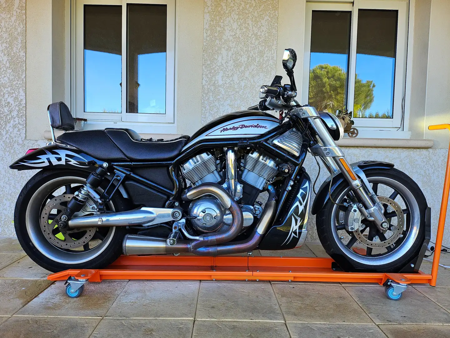 Harley-Davidson VRSC Street Rod Чорний - 1