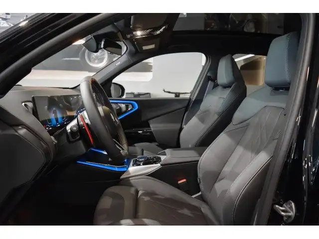 BMW X3 view 5