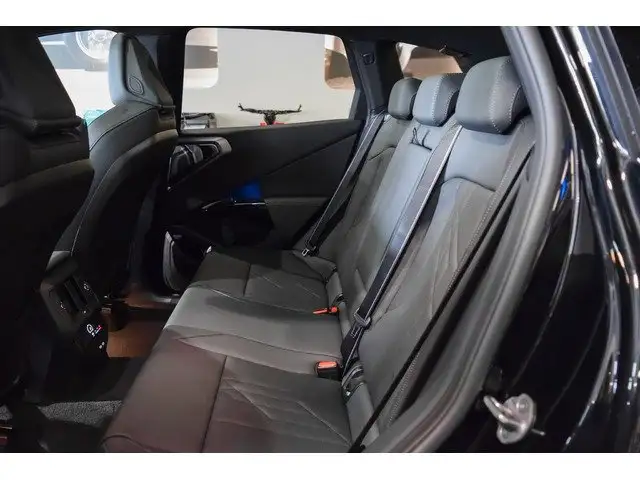 BMW X3 view 9