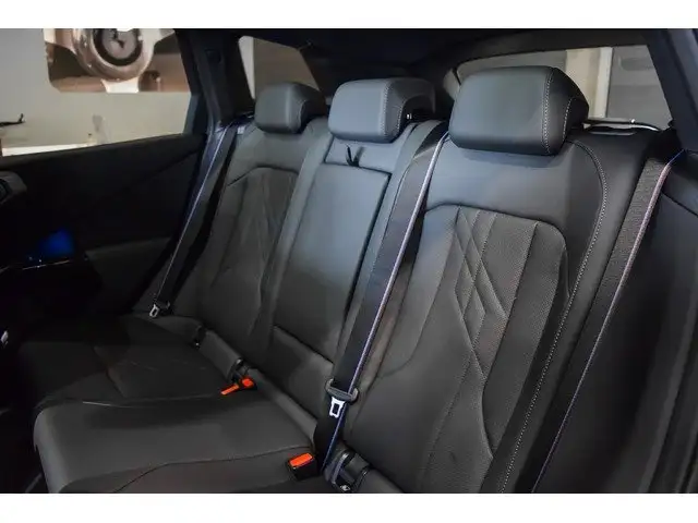 BMW X3 view 11