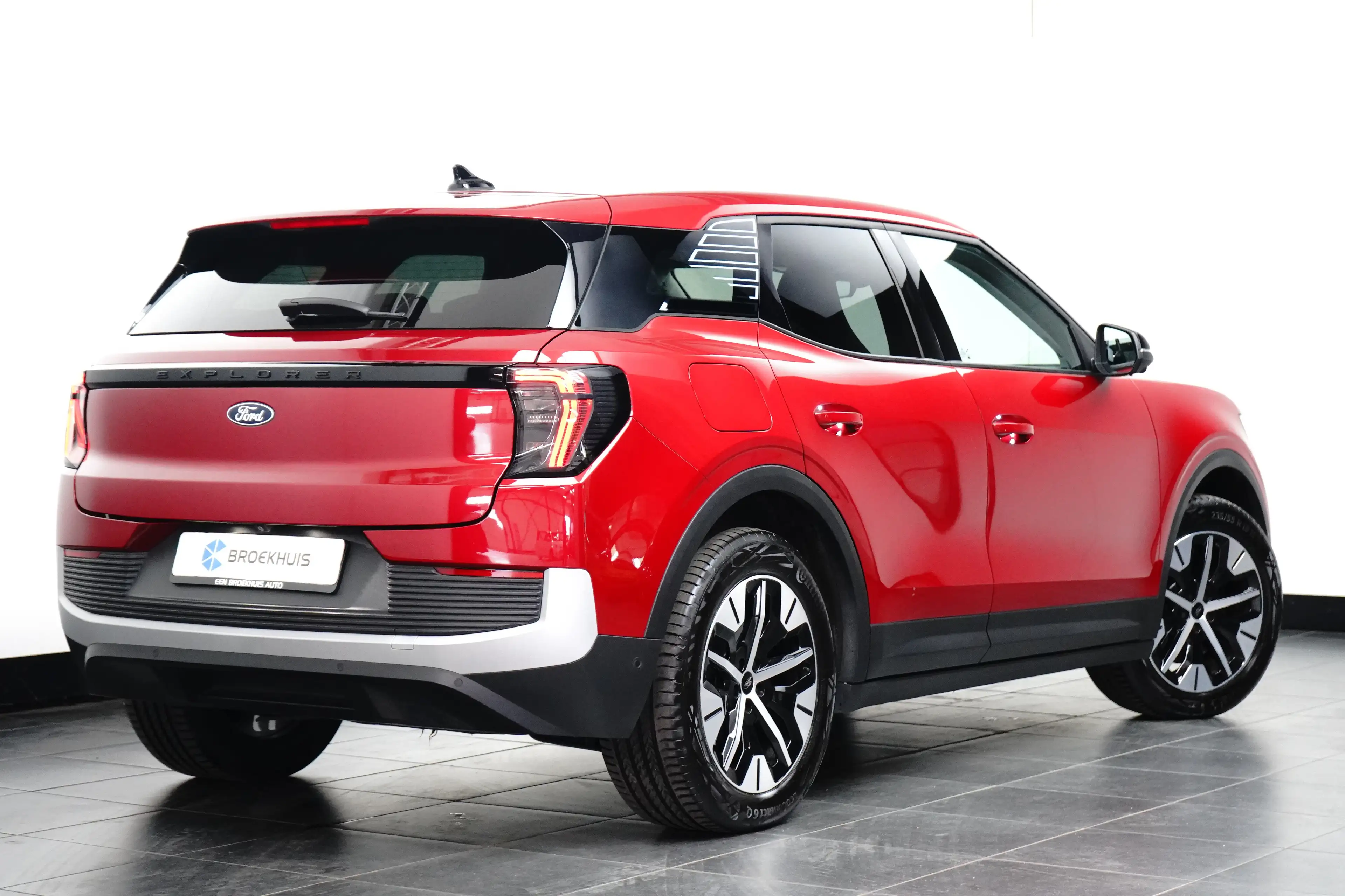 Ford Explorer 79kWh AWD | Comfort Pack 1 & 2 | Driver Assistance — photo 5